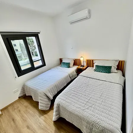 1 With Balcony Daire Pafos